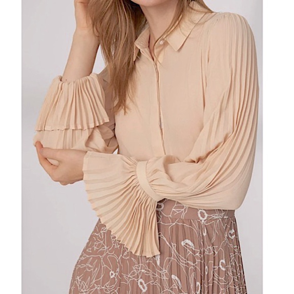 MOTF Apricot Press Crease Shirt NWOT